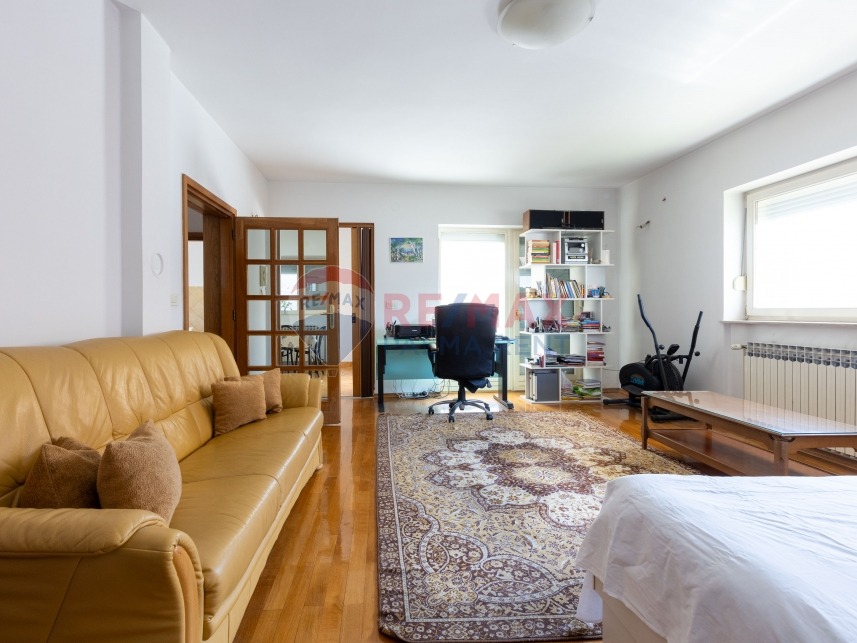 Palma rent mg 2696