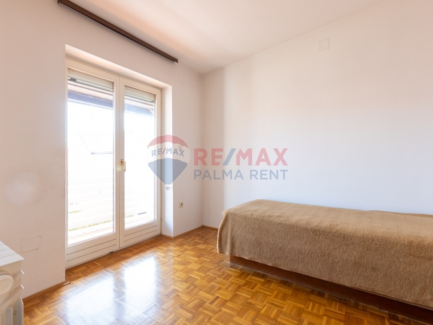 Palma rent mg 2743