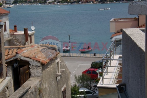 Tisno otok Murter, potpuno komforna kuća za odmor u staroj jezgri