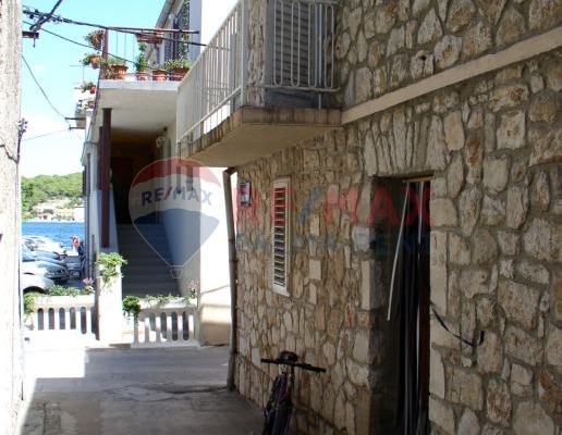 Tisno otok Murter, potpuno komforna kuća za odmor u staroj jezgri