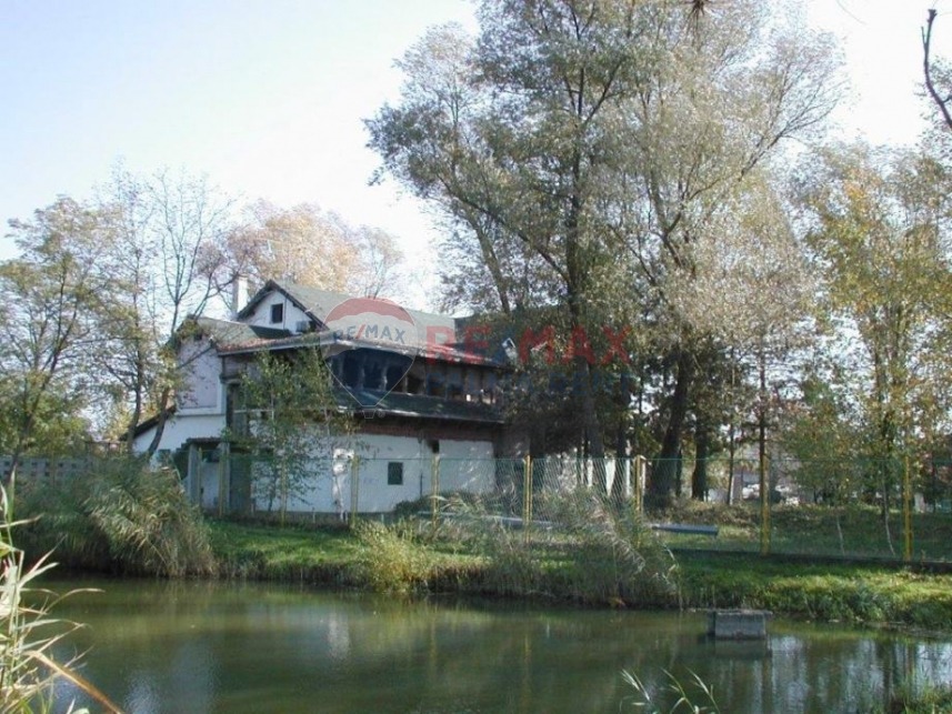 Palma rentGradevinsko-zemljiste-postojecim-objektom-ivanic-grad-3367-m2-slika-188934269