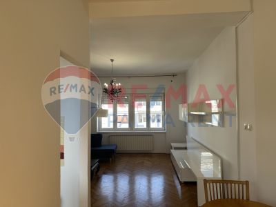 Najam stana Kvatrenikov trg cijena